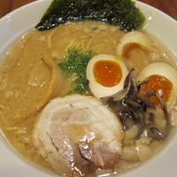 「豚骨醤油（７００円）＋味玉（８０円）」@らーめん神乃介の写真