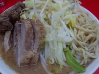 「ぶた入りラーメン」@ラーメン二郎 松戸駅前店の写真