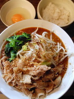 「辛味噌らーめん（並盛１６０ｇ）＋限定用ライスセット」@伝家 志木店の写真