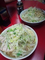 「小豚野菜ニンニク」@ラーメン二郎 中山駅前店の写真