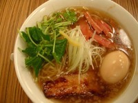 「半熟味玉すずなみらーめん」@手仕込み麺屋 すずなみの写真