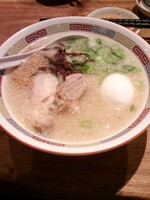 「限定復刻長浜らーめんＺＥＲＯ550円＋替え玉無料＋玉子無料」@博多一風堂 上野広小路店の写真