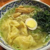 「エビワンタン麺（８８０円）」@中国ラーメン 揚州商人 流山店の写真