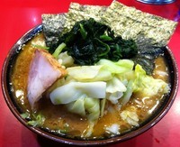 「ラーメン（640円）+キャベツ（70円）」@家系総本山 ラーメン吉村家の写真