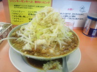 「ラーメン並680円（やさい、ニンニク、あぶら）」@ジャンキーモンキーJr.の写真