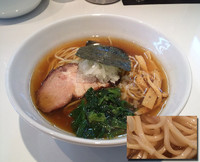 「GLITTER醤油￥７００」@麺 GLITTERの写真