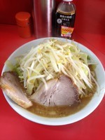 「ラーメン（ニンニク少しヤサイ）650円」@ラーメン二郎 松戸駅前店の写真