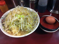 「小ラーメン(650円)+生玉子(80円)」@ラーメン二郎 相模大野店の写真
