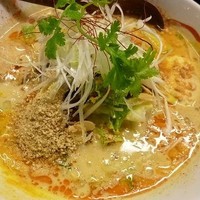 「黄坦々麺」@熱烈タンタン麺 五味五香の写真