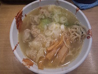 「塩ワンタンメン【780円】　大盛り無料」@新橋 大勝軒の写真