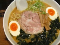 「味噌らーめん＋わかめたまご」@らーめん 黒兵衛の写真