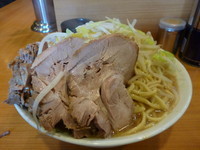 「大ラーメン豚入り　ヤサイ少なめニンニク」@ラーメン二郎 八王子野猿街道店2の写真