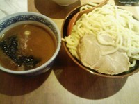 「つけ麺 大（400g）＋チャーシュー１枚」@つけ麺専門店 三田製麺所 梅田店の写真