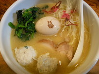 「桜＊ＳＯＵＭＯ＊＋半熟味付け玉子」@鶏の穴の写真