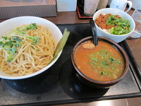 「平日限定(つけ麺、肉味噌ご飯)大盛(950円)、カレーつけ麺」@ブラウンの写真