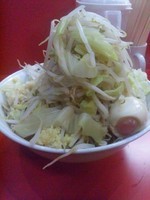 「小ラーメン＋割れた半熟卵（ヤサイ、ニンニクちょっと、アブラ、」@麺屋 桐龍の写真