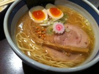 「豚骨魚介らー麺」@東京駅 斑鳩の写真