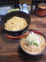 「辛味噌つけ麺（中盛・あつもり・野菜増し・ニンニク増し）」@麺処 花田 池袋店の写真