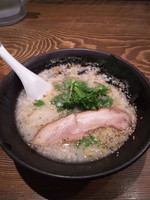 「豚骨塩らーめん」@岩本屋 富山二口店の写真