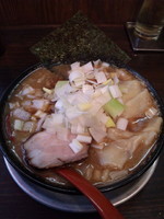 「煮干ラーメン＋ネギ」@すごい煮干ラーメン凪 渋谷東口店の写真