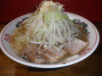 「小ラーメン（６５０円）野菜・ニンニク」@ザ・ラーメンスモールアックスの写真