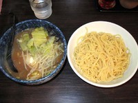 「特製もりそば（麺少なめ・玉子増し）680円＋温野菜100円」@神田大勝軒の写真