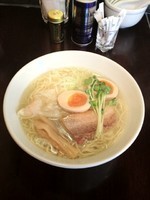 「淡麗鶏だし塩（味玉）800円」@らーめんなが田の写真
