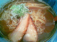 「煮干しらーめん／大盛（￥６８０／クーポン）」@青森煮干し中華そば JINの写真