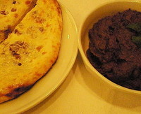 「マトンバンダルー＋カシミールナン　※」@インディアンレストラン西麻布 by KENBOKKEの写真