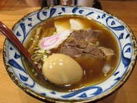 「特製中華そば」@麺爽かしげの写真