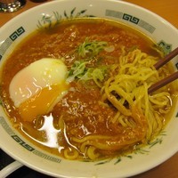 「温玉旨辛ラーメン　490円」@日高屋 我孫子南口店の写真