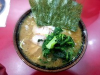 「ラーメン（並）麺硬め＋餃子」@杉田家 千葉祐光店の写真