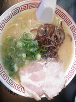 「一郎らーめん+替玉1 「750円+100円」」@豚骨醤油ラーメン 一郎の写真