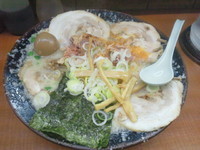 「トリプル（ホルモン・チャーシュー・ミソ）(1250円)」@屋台ラーメンとんこつ貴生 稔台店の写真