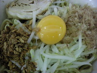 「まぜそば（中）【８５０円】」@ジャンクガレッジ 西船店の写真