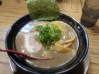 「濃厚ラーメン」@濃厚豚骨ラーメン専門 濃厚軍団 山之手店の写真