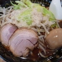 「豪快醤油玉子」@醤油らーめん きび太郎の写真
