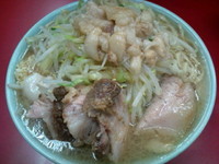 「小豚ラーメン アブラ ニンニク少し」@ラーメン二郎 中山駅前店の写真