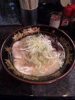 「ラーメン＋ネギ」@元祖博多中州屋台ラーメン 一竜 東久留米店の写真