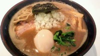 「鶏魚介そば750円＋味玉100円」@麺 GLITTERの写真