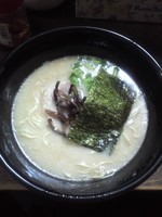 「とんこつラーメン 500円+替え玉 100円」@ニュー甲子園の写真
