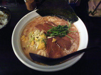 「えび塩らーめん(750円)+辛子高菜ご飯 小(200円)」@麺や 楓の写真