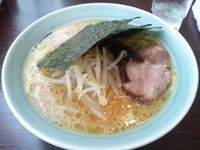 「ラーメン中750円」@横浜ラーメン 増田家 幕張店の写真
