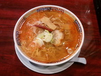 「辛口らあめん」@やきとり 三金の写真