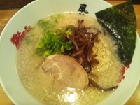 「とんこつラーメン 500円」@博多風龍 水道橋店の写真