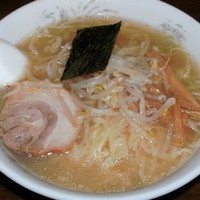 「塩らーめん（中盛り200g 600円）」@中華そば みのやの写真