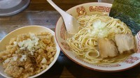 「中華そば700円炊き込みご飯100円」@中華ソバ 伊吹の写真