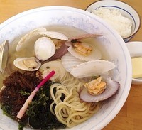 「貝三種浜辺の潮蕎麦セット（ごはん、バター付）1000円」@MENYA 食い味の道有楽の写真