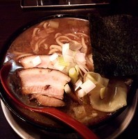 「煮干しラーメン　６８０えん」@すごい煮干ラーメン凪 渋谷東口店の写真
