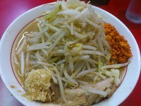 「ラーメン（麺少なめ）・ニンニク・辛揚げ￥680」@千里眼の写真